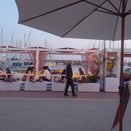 Appartamento 50 Mt Dal Mare Lido di Ostia Luaran gambar