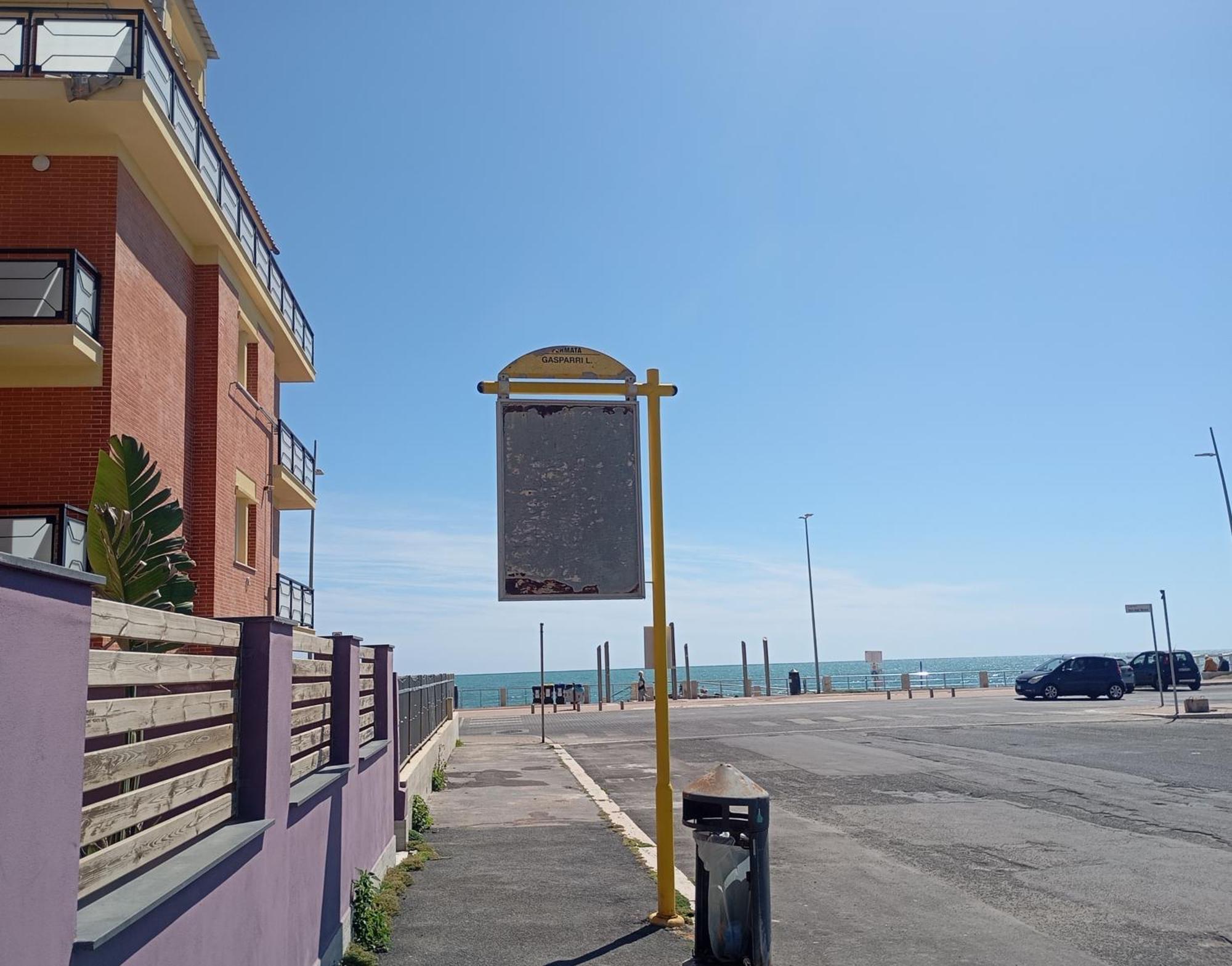 Appartamento 50 Mt Dal Mare Lido di Ostia Luaran gambar