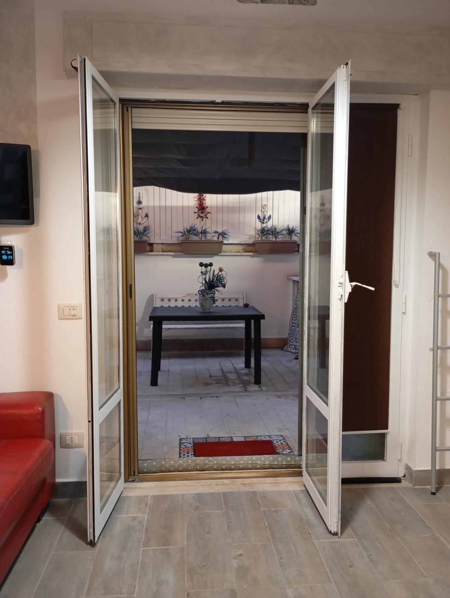 Appartamento 50 Mt Dal Mare Lido di Ostia Luaran gambar